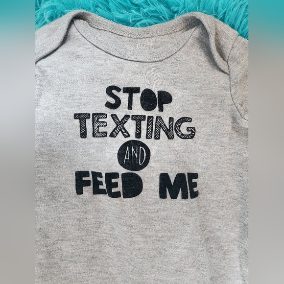 Baby essential 6 months "stop texting and feed me" sleeper - Picture 2 of 4